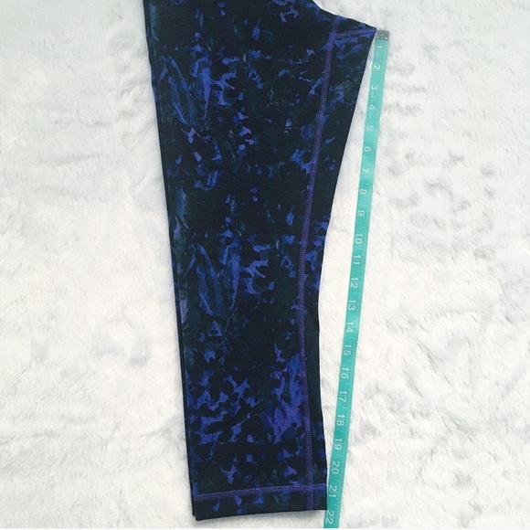 Lululemon Blue Floral Wunder Under Crop Leggings - Picture 6 of 8